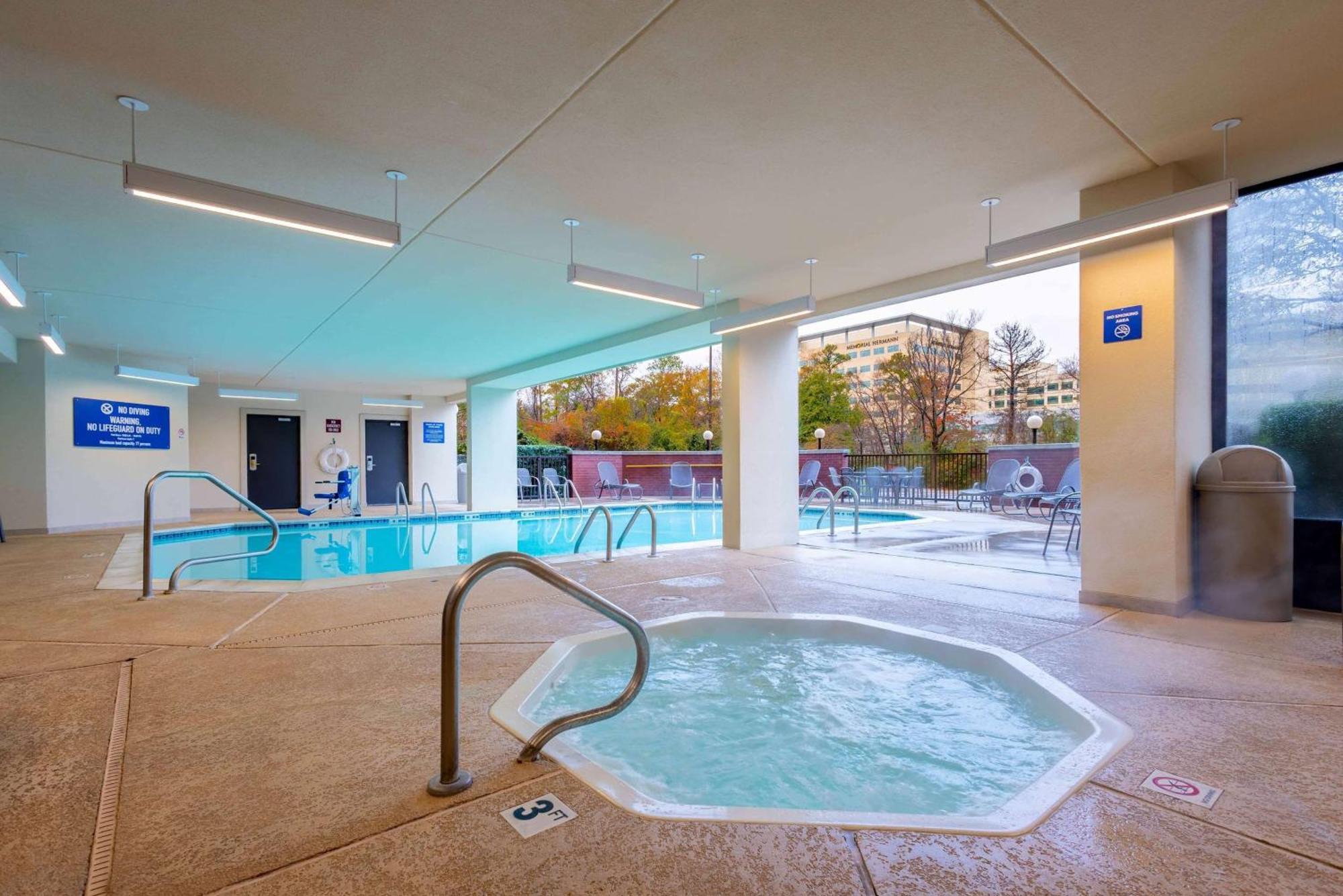 Heritage Inn & Suites The Woodlands, Trademark By Wyndham المظهر الخارجي الصورة