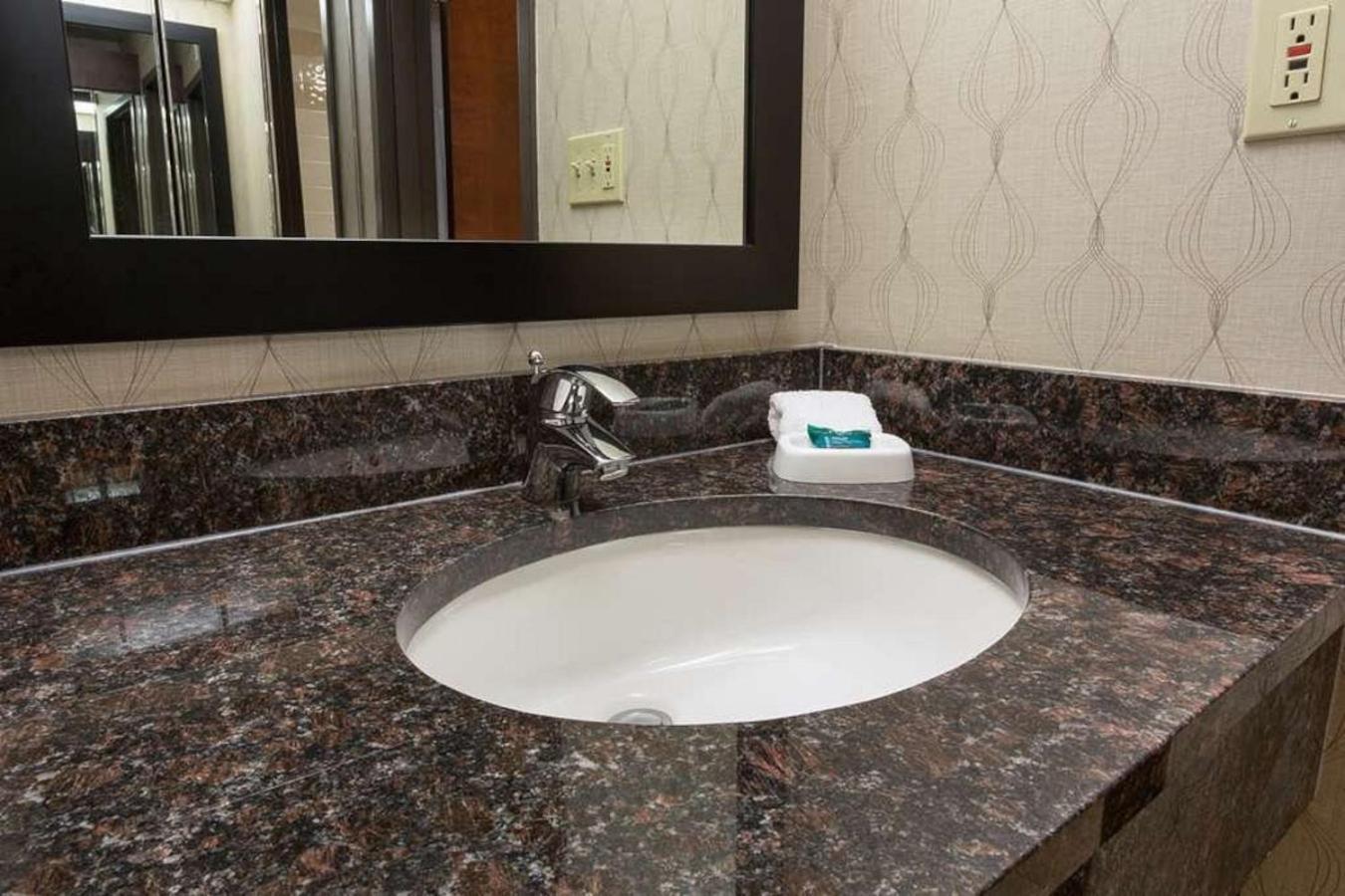 Heritage Inn & Suites The Woodlands, Trademark By Wyndham المظهر الخارجي الصورة